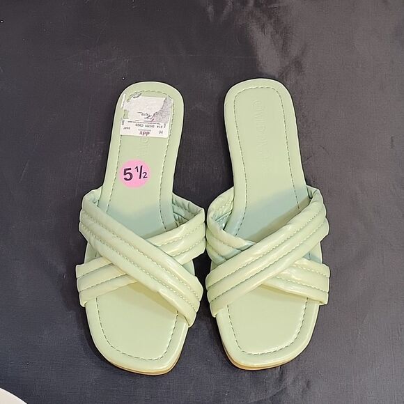 BRAND NEW WILD DIVA LOUNGE IRA CROSSBAND SLIDES SANDAL - Picture 6 of 15